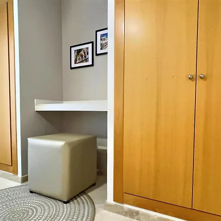 Superb 3-bed Penthouse Minutes Drive To The