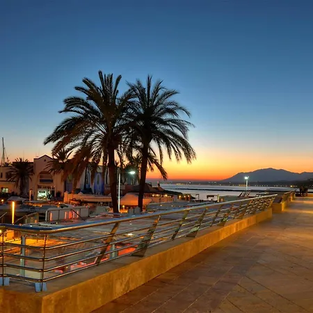 Superb 3-bed Penthouse Minutes Drive To The Buenas Noches